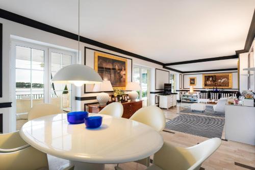 Villa Dubrovnik Palazio A Stunning 4 Bedroom Villa On the Waters Edge - image 8