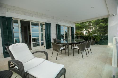 Villa Nedilja WaterFront - 5 Bedroom Villa - Sauna and Spa Room - Gym - Jacuzzi - main image