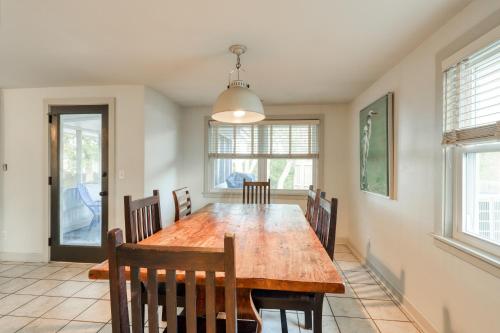 Cottage Off Center - image 9