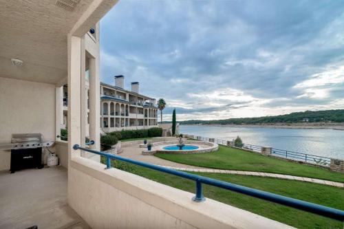 A Great Escape Villa Lago Vista