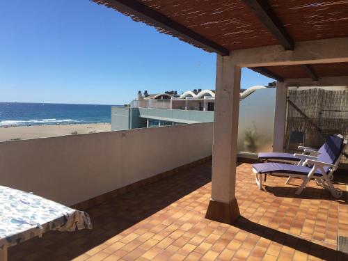 2 PIECES FRONT DE MER DERNIER ETAGE 40 m2 - Apartment - La Verrerie