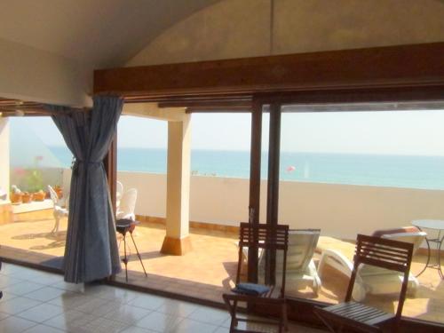 2 PIECES FRONT DE MER DERNIER ETAGE 40 m2