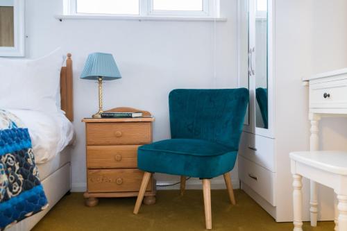 Exclusive Home in Acton by UnderTheDoormat - image 4