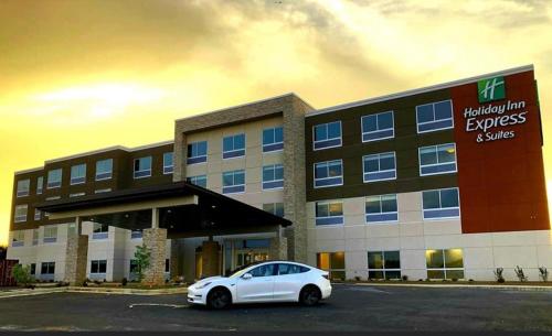 Holiday Inn Express & Suites - Bardstown, an IHG Hotel