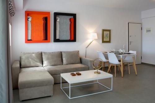 SYNATHENS APARTMENTS & STUDIOS - image 7