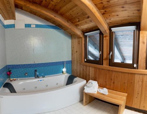 Suite with Spa Bath