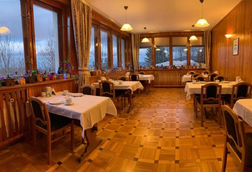Pensjonat Paradise Karpacz Górny Restauracja Viva La Pizza Przy wyciągu na KOPE