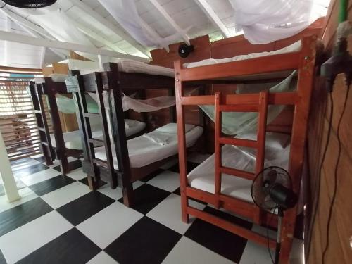 2 twin beds, 6 bunk beds