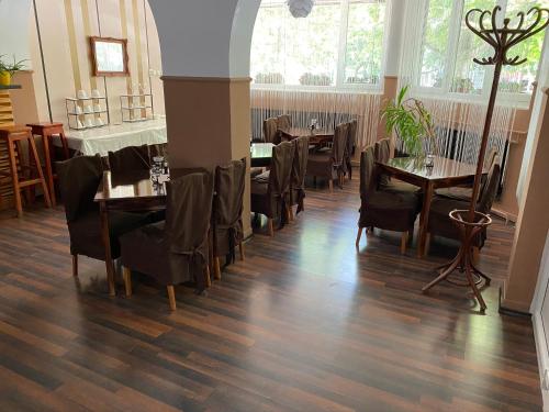 Restoran, Belvarosi Panzio in Siofok