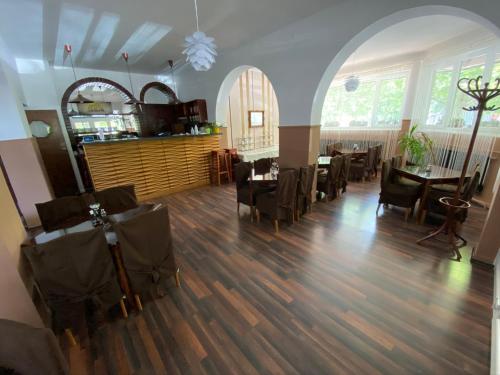 Restoran, Belvarosi Panzio in Siofok