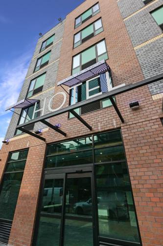 Casa Blanca Hotel Brooklyn - main image