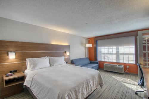 Holiday Inn Express Hotel & Suites Oshkosh - State Route 41