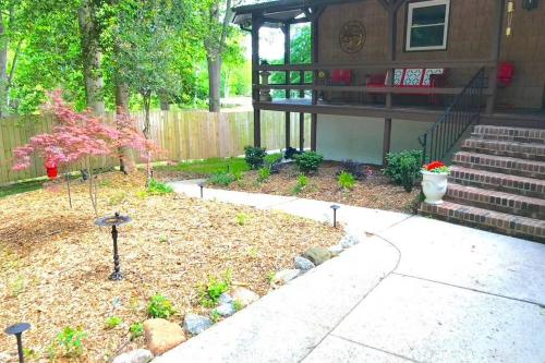 Belmont NC Riverfront 2-Bedroom Garden Suite in Charlotte, USA