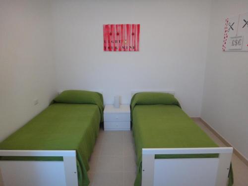 2 bedrooms, 3 beds