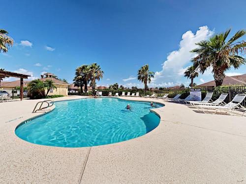 Gulf Getaway Near Beach - 2 Pools Tennis & Golf townhouse - main image