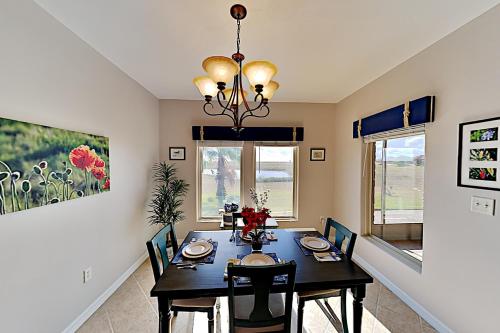 Gulf Getaway Near Beach - 2 Pools Tennis & Golf townhouse - image 6
