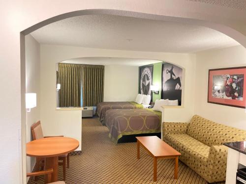 Super 8 by Wyndham Fort Worth Downtown South - image 6