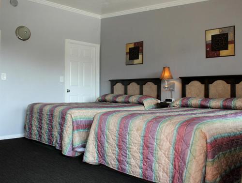 Best Budget Inn Fresno - image 12