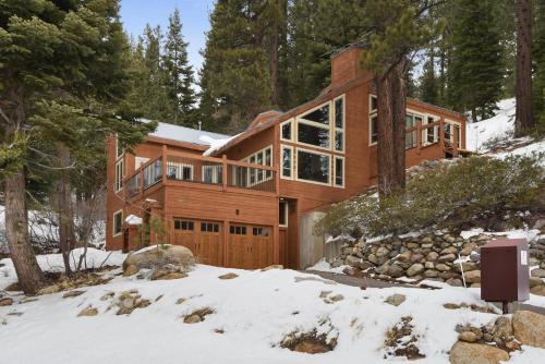 One-Bedroom Holiday Home