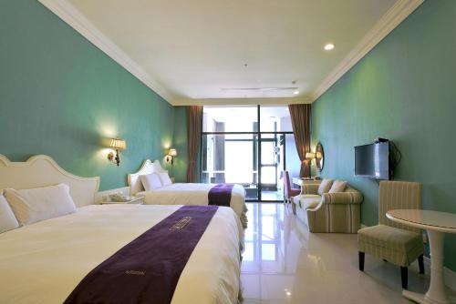 room detail thumbnail 1