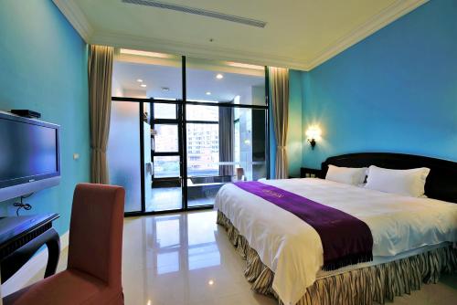 room detail thumbnail 0
