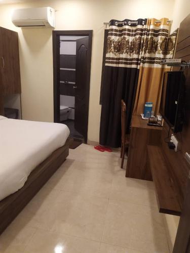 Hotel 50-50