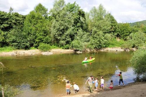 T3 duplex village geolia Saint geniez d'olt avec 2 piscines aux portes de l'aubrac 64