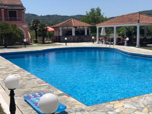  Regina Nina in Vasilátika