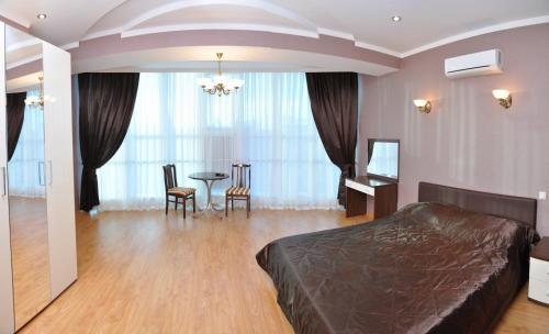 Astra Hotel - image 3