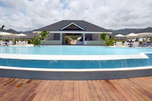 BreadFruit Villa - Your Piece of Paradise!
