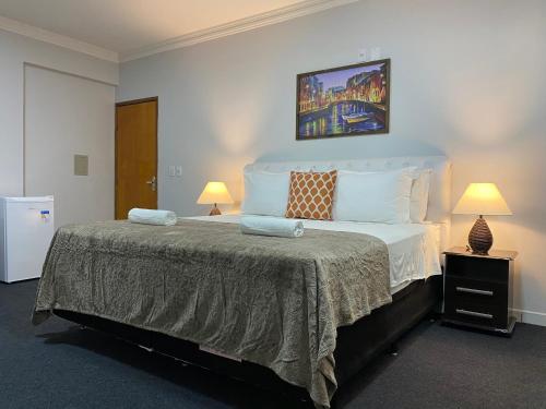 Quarto Luxo Silver – Anápolis, TX