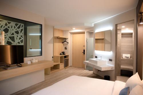 room detail thumbnail 1