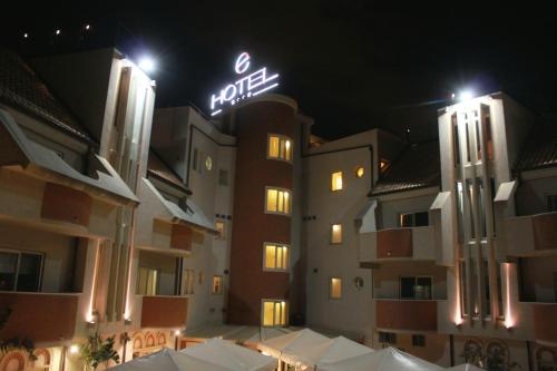 E' Hotel