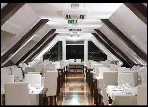 E' Hotel - image 11
