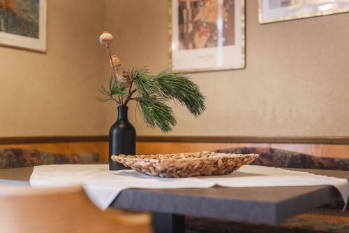 An der Via Claudia Augusta in Fiss, Österreich