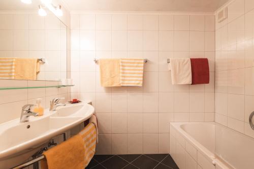 An der Via Claudia Augusta in Fiss, Österreich