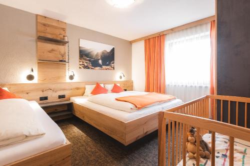 An der Via Claudia Augusta in Fiss, Österreich