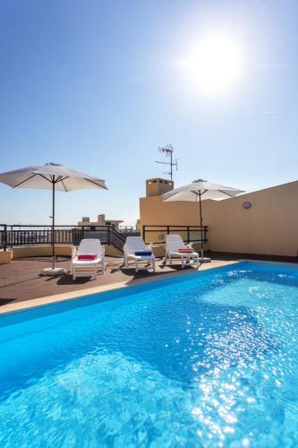 Swimming pool, Privilege Apartment Galichet with Rooftop Pool, Village Marina - Olhao in Olhao