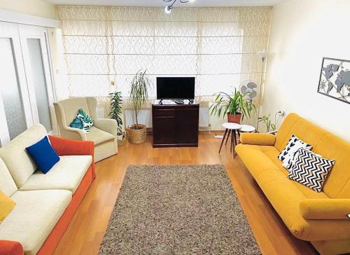 Comfy Flat 2 No Air Condition but has ceiling fans and central Heating Denizli
