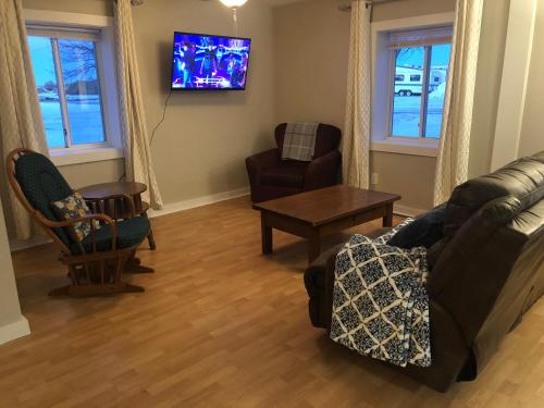 2 bedrooms, 3 beds