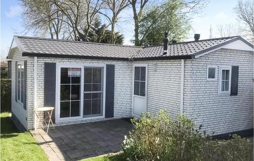 . 2 Bedroom Amazing Home In Tzummarum