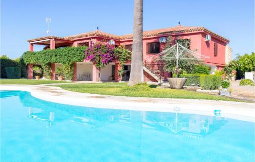 B&B Morón de la Frontera - Stunning Home In Morn De La Frontera With 5 Bedrooms, Outdoor Swimming Pool And Swimming Pool - Bed and Breakfast Morón de la Frontera