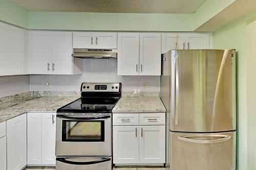 Sea Oats Condo - Pool & Boat Launch - Walk to Gulf condo - image 6