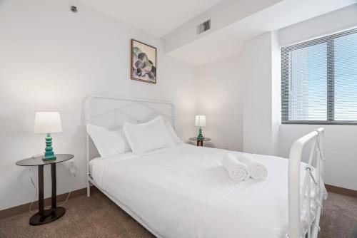 Viagem Downtown 2BR With Great View & Gym - image 2