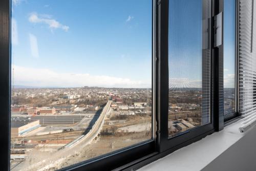 Viagem Downtown 2BR With Great View & Gym - image 11