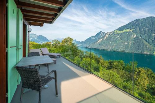 Balkon/terasa, Exklusives Chalet mit traumhafter See- und Bergsicht in Seelisberg