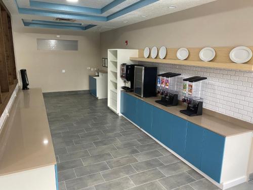 Country Inn & Suites by Radisson Tampa RJ Stadium - image 11