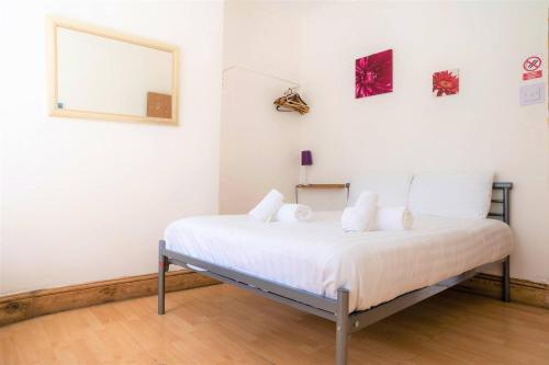 Charming 4-Bed Pet Friendly House in Liverpool