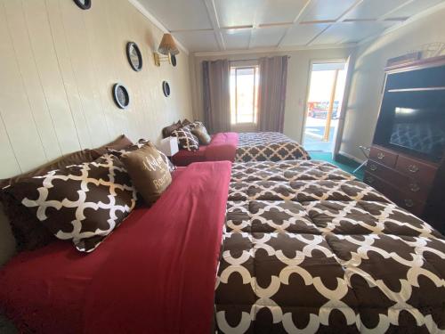 2 queen beds