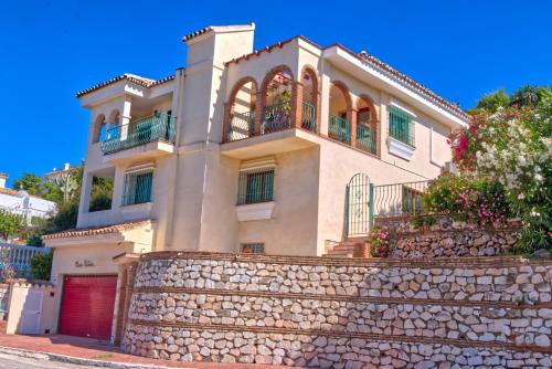 La Cala De Mijas Villa Sleeps 7 Pool Air Con WiFi gîte à louer Entrerrios